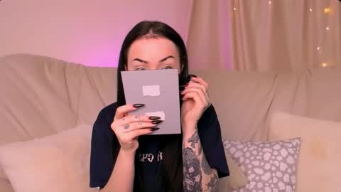 molly_kisss online show from 11.16.25