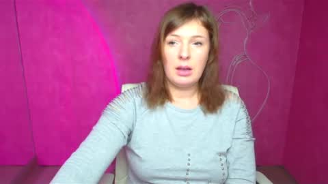 Snapshot of molly_mis chatting on 12.19.24 Molly online show from 12.19.24