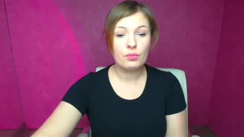 Snapshot of molly_mis chatting on 12.28.24 Molly online show from 12.28.24