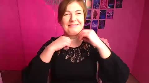 Snapshot of molly_mis chatting on 10.19.25 Molly online show from 10.19.25