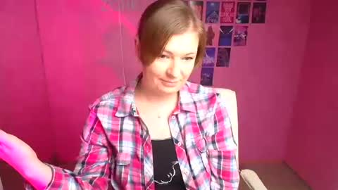 Snapshot of molly_mis chatting on 10.30.25 Molly online show from 10.30.25