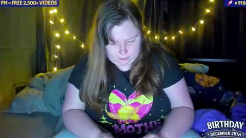 molly_moons online show from 11.29.25