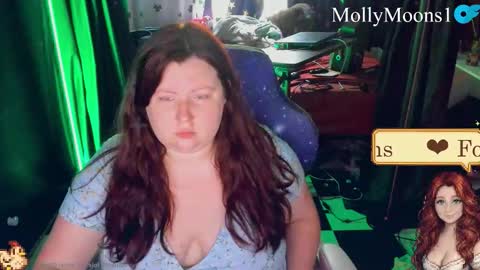molly_moons online show from 04.12.26