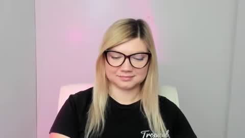 Molly online show from 09.13.25