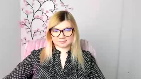 Molly online show from 02.06.26