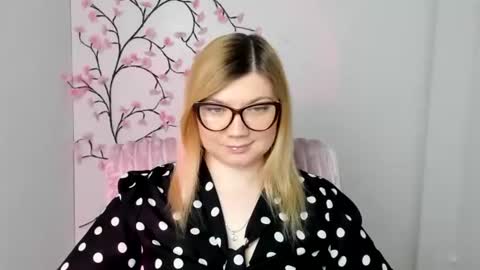 Molly online show from 04.06.26