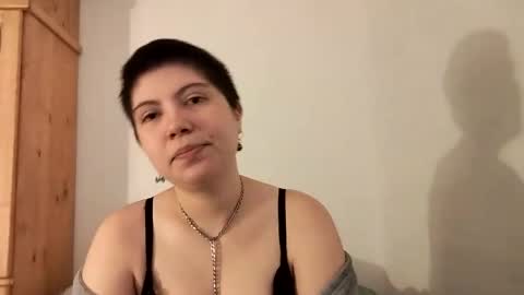 Snapshot of molly_popp chatting on 11.08.25 Molly Pop online show from 11.08.25