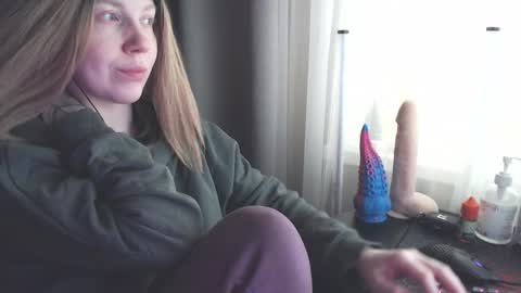 I have new photos come and see with love Molly online show from 01.17.25