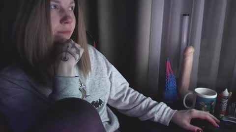 I have new photos come and see with love Molly online show from 02.21.25