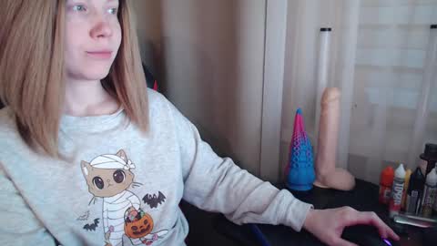 I have new photos come and see with love Molly online show from 02.23.25