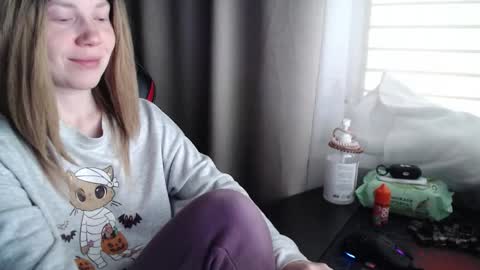 I have new photos come and see with love Molly online show from 10.11.25