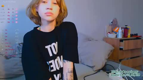 Snapshot of molly_smolly_ chatting on 05.14.26 lo online show from 05.14.26