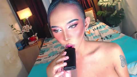 Molly online show from 11.19.25