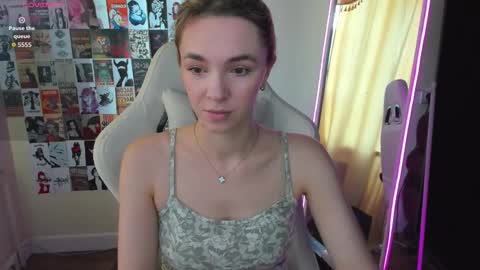 Molly online show from 09.15.25
