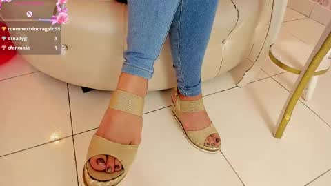 Molly Evanss online show from 02.22.25