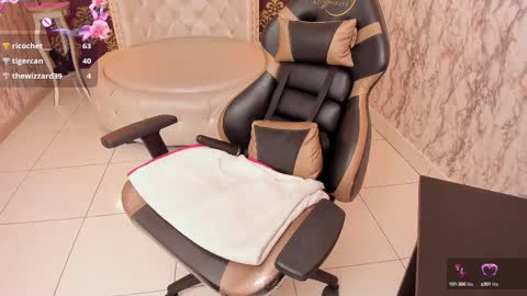 Molly Evanss online show from 03.08.25