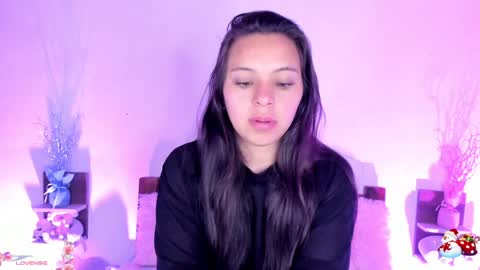 Snapshot of mollylewis18 chatting on 01.07.25 New girl Emily Valentina Michelle online show from 01.07.25