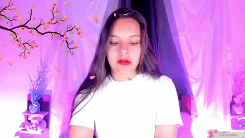 Snapshot of mollylewis18 chatting on 01.28.25 New girl Emily Valentina Michelle online show from 01.28.25