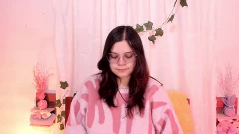 Snapshot of mollylewis18 chatting on 02.11.25 New girl Emily Valentina Michelle online show from 02.11.25