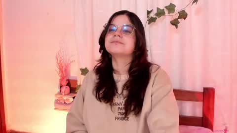 Snapshot of mollylewis18 chatting on 02.12.25 New girl Emily Valentina Michelle online show from 02.12.25