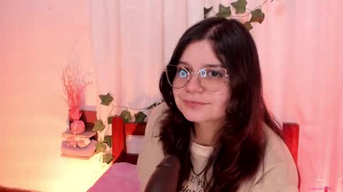 Snapshot of mollylewis18 chatting on 02.12.25 New girl Emily Valentina Michelle online show from 02.12.25