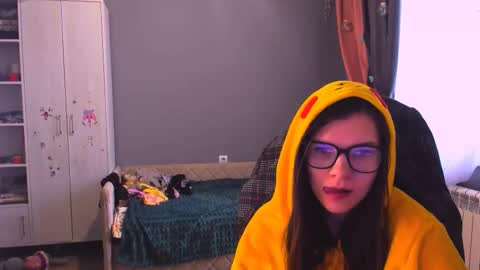  KIRA  online show from 12.05.25