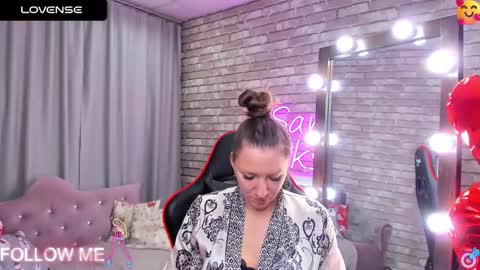 hi im Molly heregreat boobs big heart  warm pussy  online show from 03.05.25