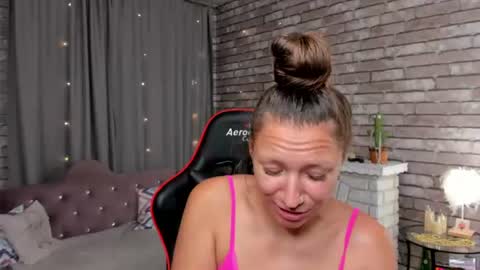 hi im Molly heregreat boobs big heart  warm pussy  online show from 07.01.26