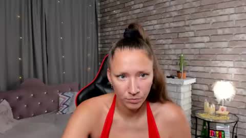 hi im Molly heregreat boobs big heart  warm pussy  online show from 07.03.26
