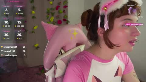 mollysb_05 online show from 10.26.25