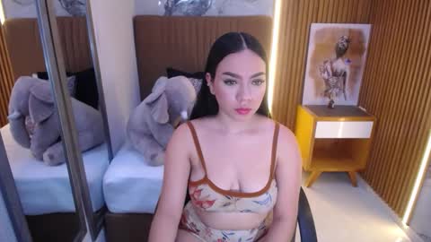 Snapshot of mollyspencer1 chatting on 10.01.25 MOLLY online show from 10.01.25