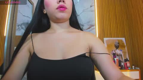 MOLLY online show from 04.11.26