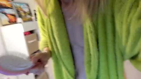 Snapshot of mollystory chatting on 02.28.25 AngelMomm online show from 02.28.25