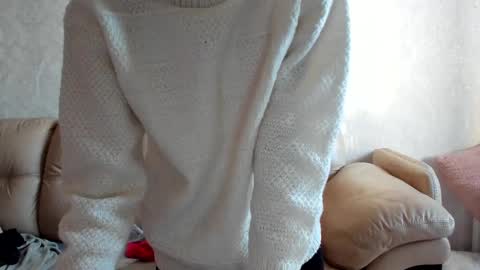 Snapshot of mollystory chatting on 03.01.25 AngelMomm online show from 03.01.25