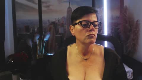 Snapshot of mollysun chatting on 10.04.25 MollySun Nina Randmann online show from 10.04.25