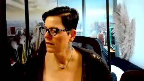 Snapshot of mollysun chatting on 11.02.25 MollySun Nina Randmann online show from 11.02.25