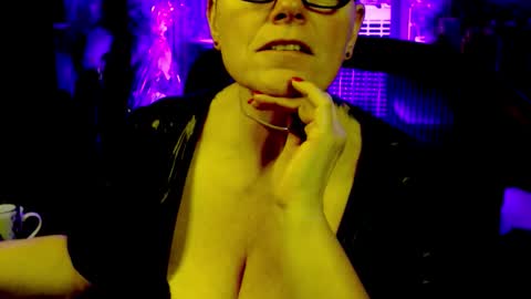 Snapshot of mollysun chatting on 02.09.26 MollySun Nina Randmann online show from 02.09.26