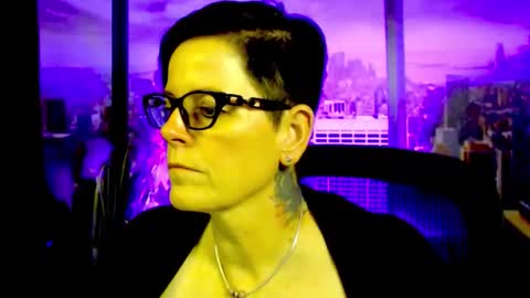 Snapshot of mollysun chatting on 02.10.26 MollySun Nina Randmann online show from 02.10.26