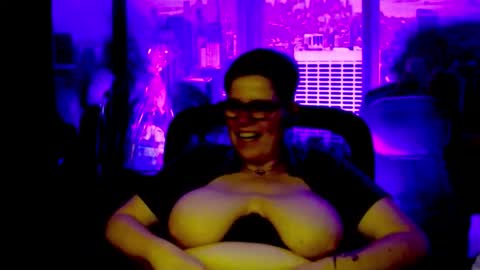 Snapshot of mollysun chatting on 02.24.26 MollySun Nina Randmann online show from 02.24.26