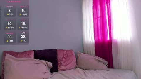 Snapshot of mollyybloom chatting on 02.01.26 Molly online show from 02.01.26