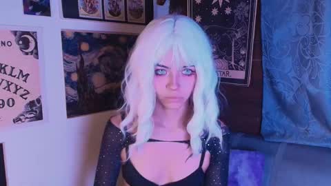 mollyycrystal online show from 09.22.25