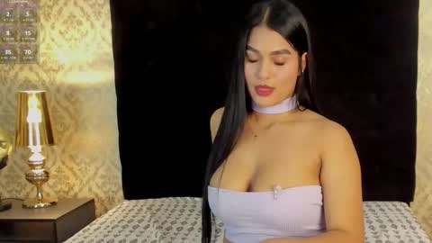 Snapshot of molyboston chatting on 10.22.25 Moly Boston online show from 10.22.25