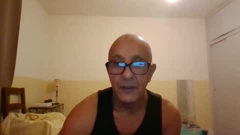 Snapshot of moment71200 chatting on 11.12.25 moment71200 online show from 11.12.25