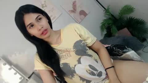 MOMIKHEM online show from 03.10.26