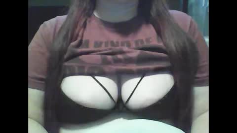 Snapshot of mommies_mooseknuckle chatting on 10.28.25 mommies_mooseknuckle online show from 10.28.25