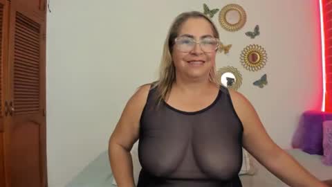 Snapshot of mommy_boobs_ chatting on 12.17.24 Maja online show from 12.17.24
