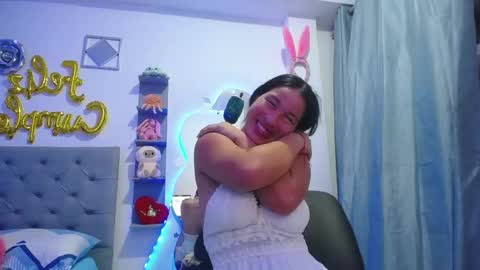 Snapshot of mommy_dulce chatting on 05.19.26 ANDREA online show from 05.19.26