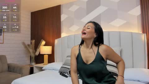 Snapshot of mommy_naughty_ chatting on 09.29.25 Letty Smith online show from 09.29.25