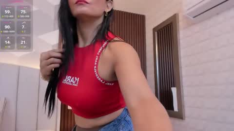 Snapshot of mommy_naughty_ chatting on 10.01.25 Letty Smith online show from 10.01.25