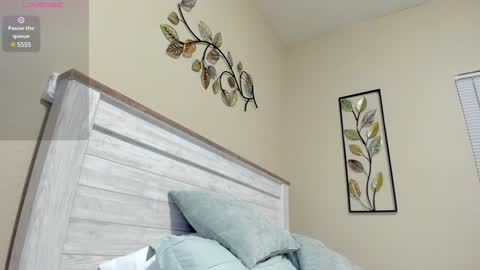 Snapshot of mommyfuckmilf_ chatting on 01.16.25 Anny online show from 01.16.25